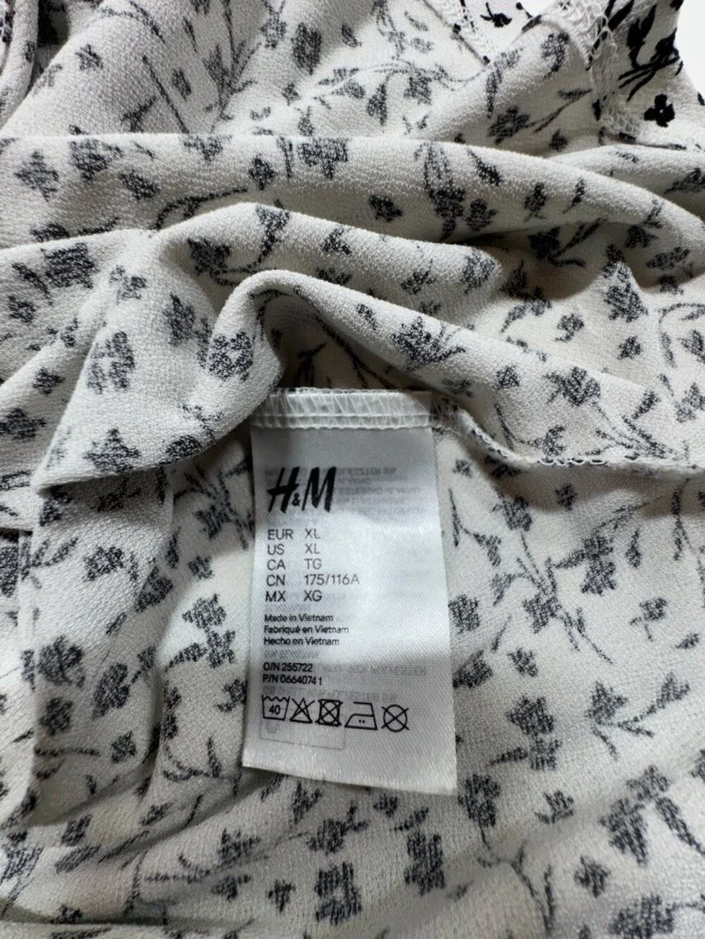 H&M White & Black Ditsy Floral Puff Sleeve Blouse Top – XL - Picture 10 of 12